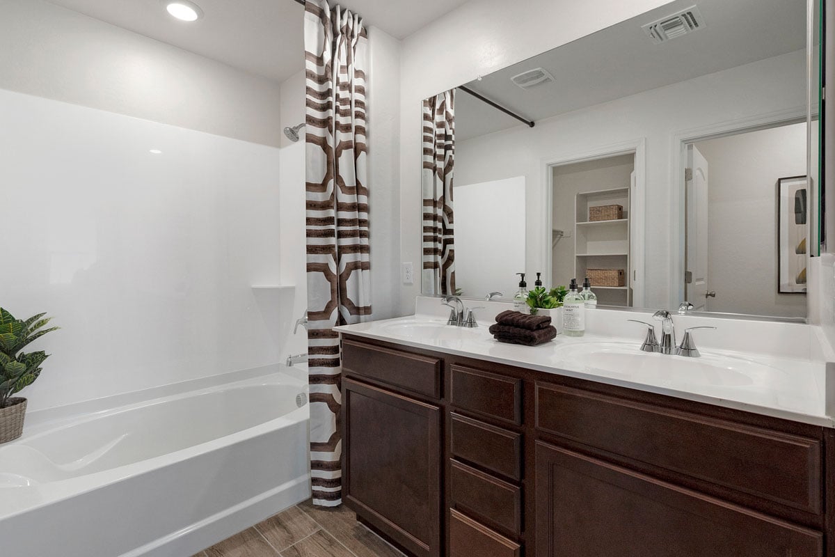 Dual-sink vanity at primary bath