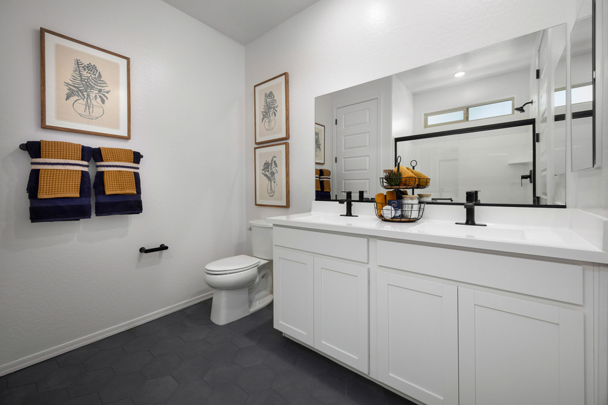 Dual-sink vanity at primary bath