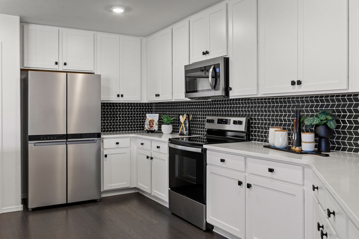 Kitchen tile backsplash