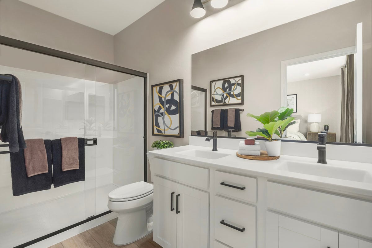 Dual-sink vanity at primary bath