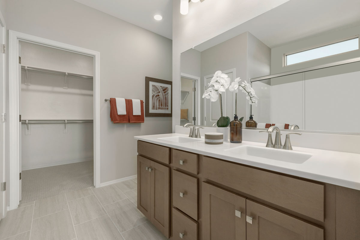 Dual-sink vanity at primary bath