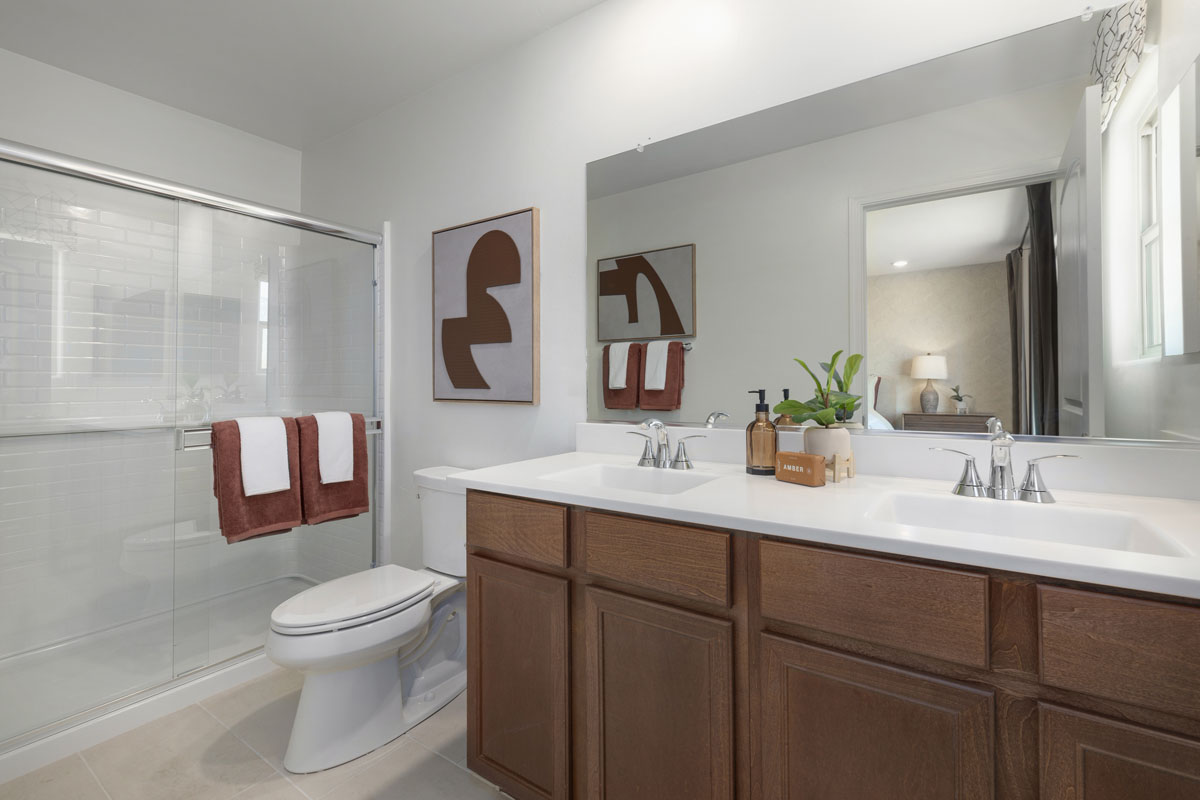 Dual-sink vanity at primary bath