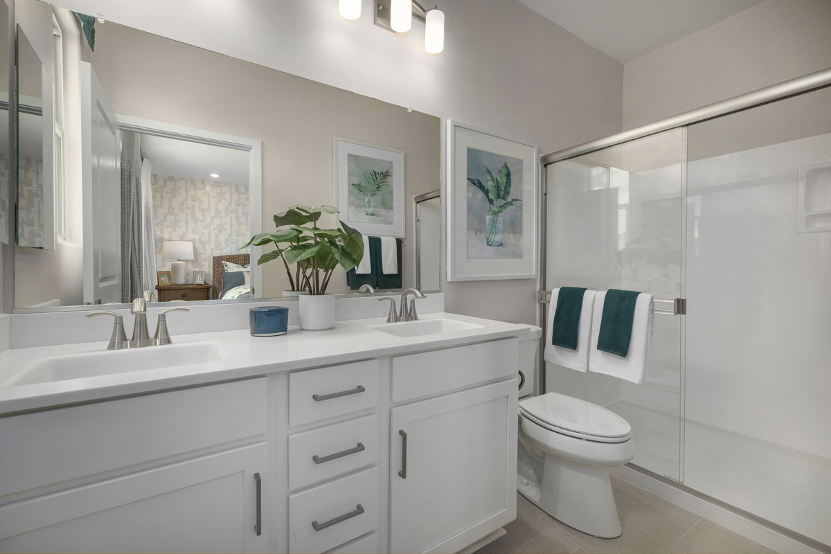 Dual-sink vanity at primary bath