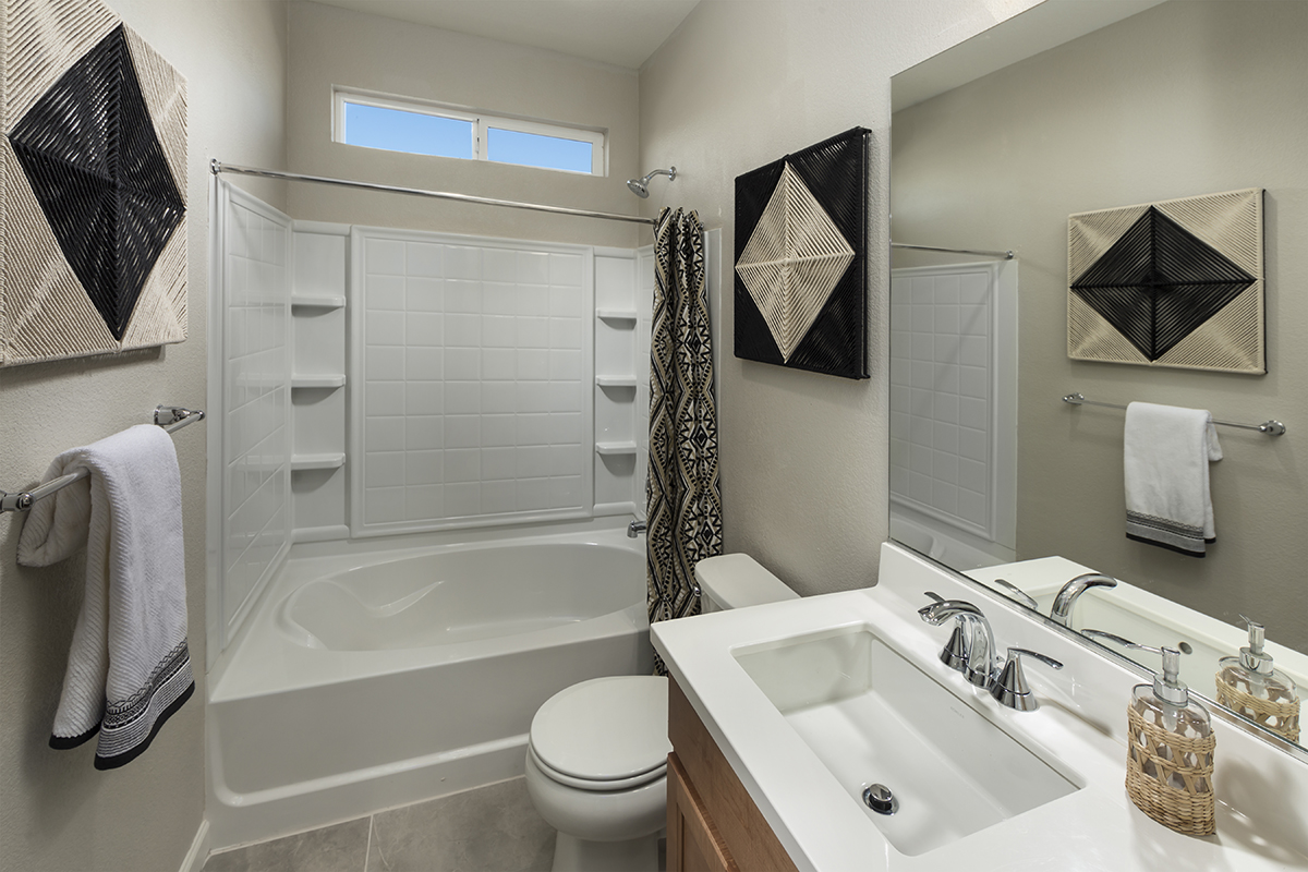 Tub/shower combination at secondary bath
