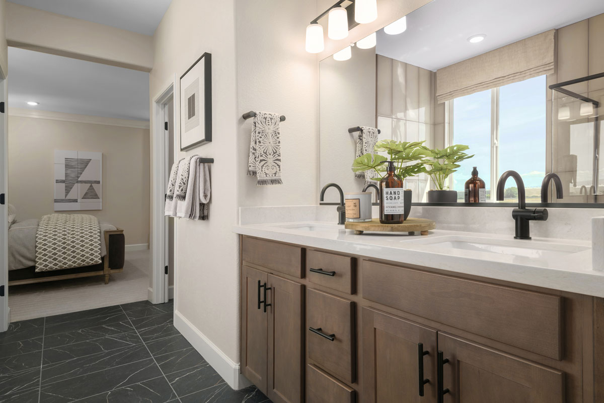 Dual-sink vanity at primary bath