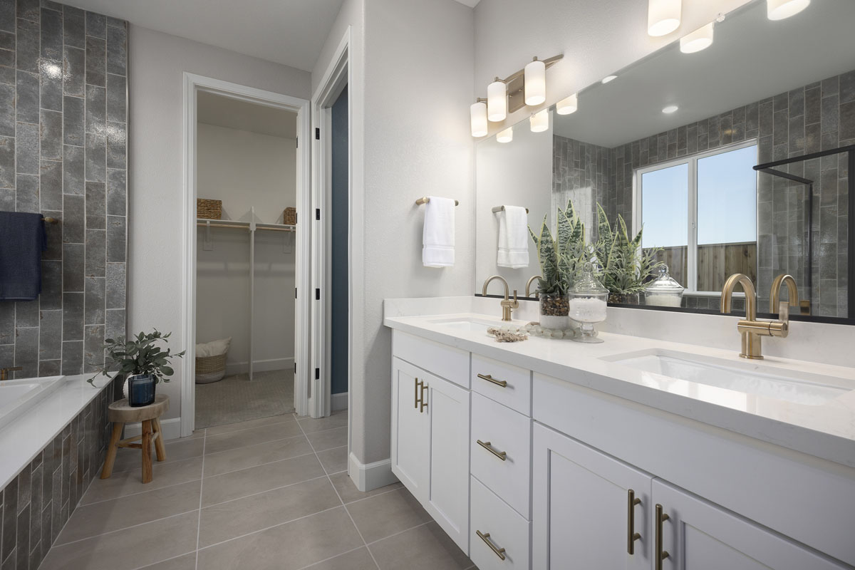 Dual-sink vanity at primary bath 