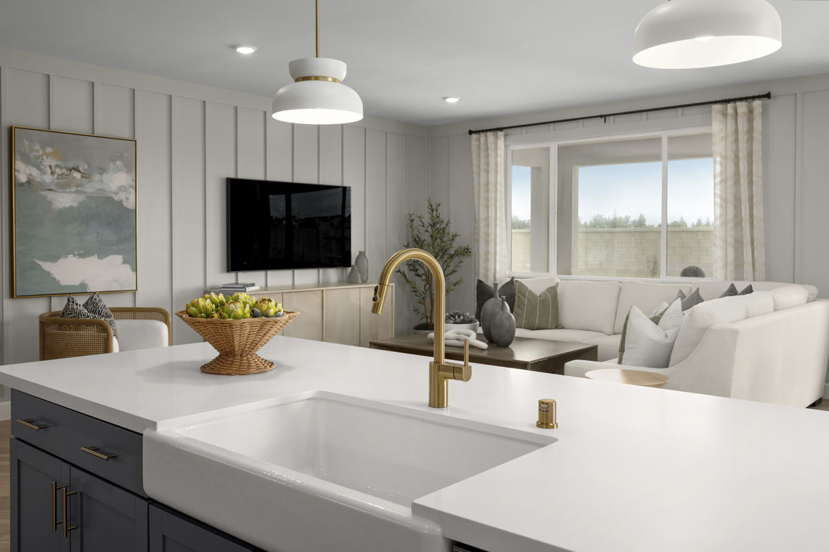 Apron-front sink 