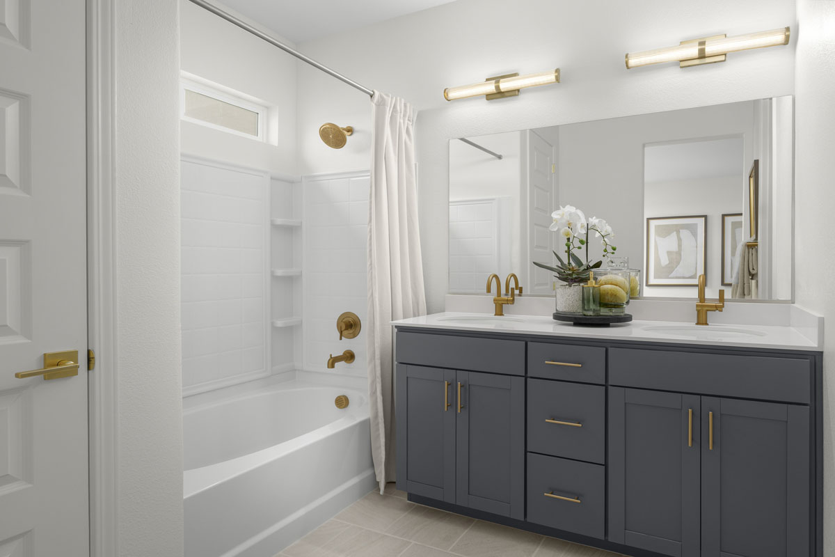 Dual-sink vanity at primary bath