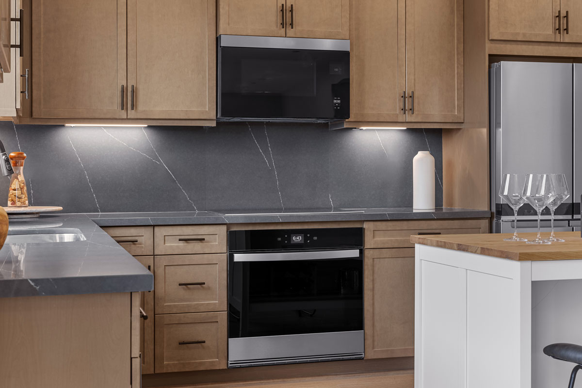 Optional full quartz backsplash