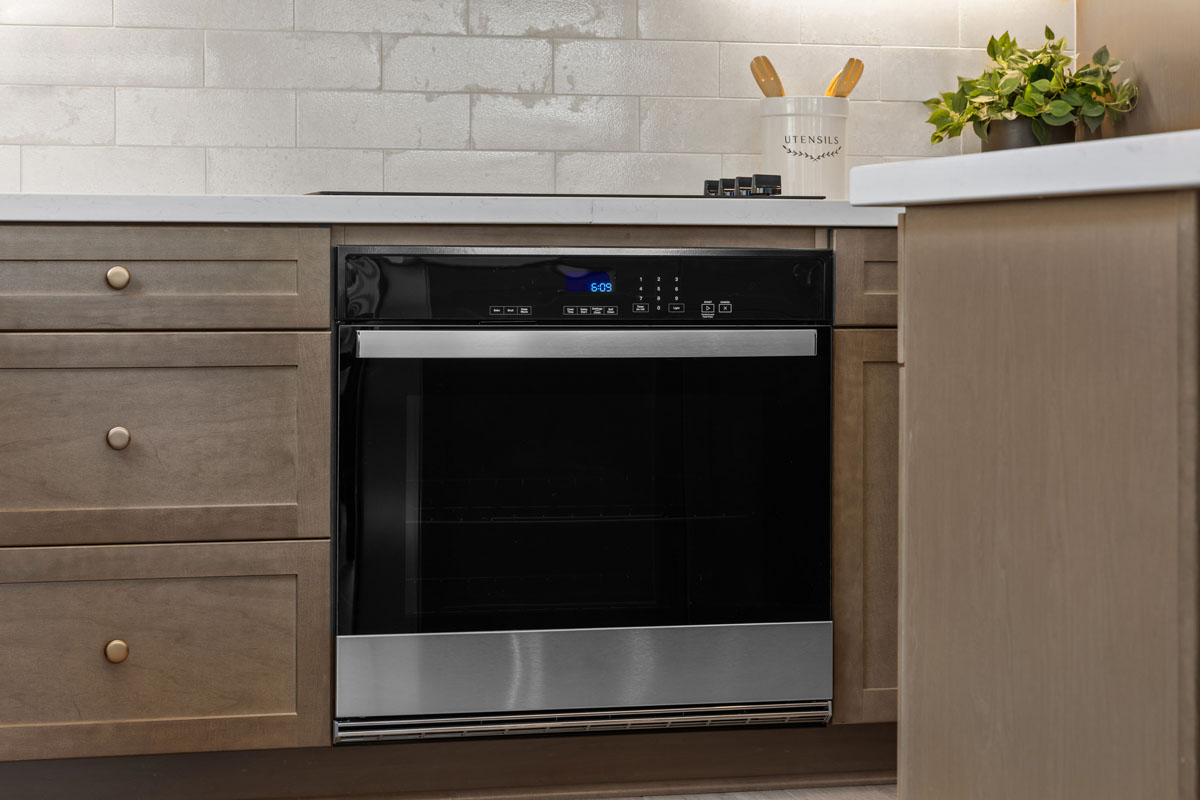 Optional built-in oven under cooktop