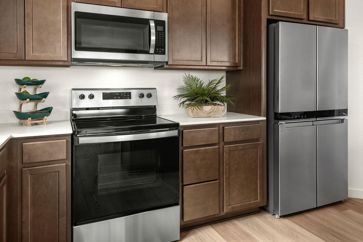 Freestanding electric range
