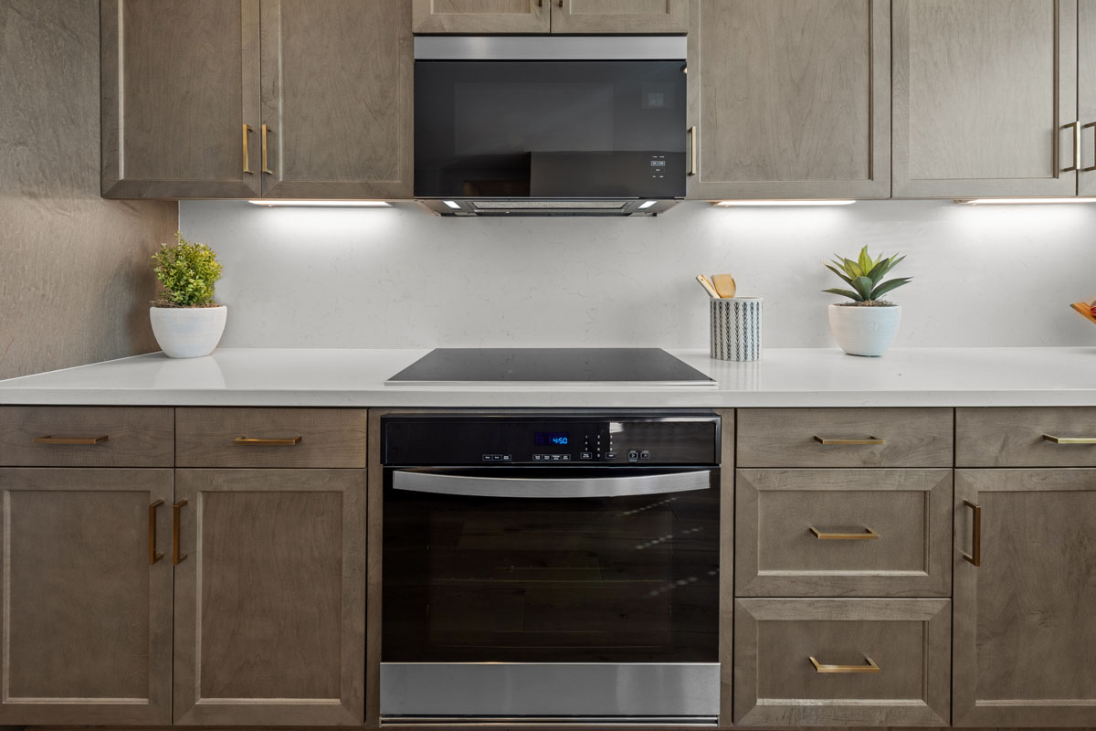 Optional built-in oven under cooktop