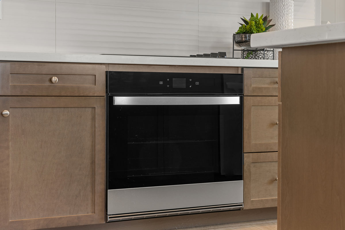 Optional built-in oven under cooktop