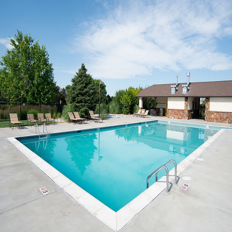 Community pool