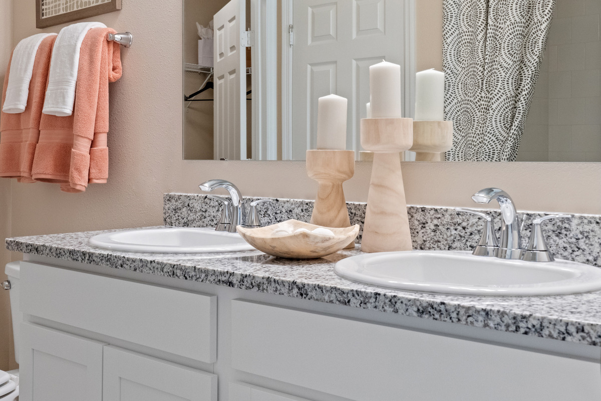 Dual-sink vanity at primary bath