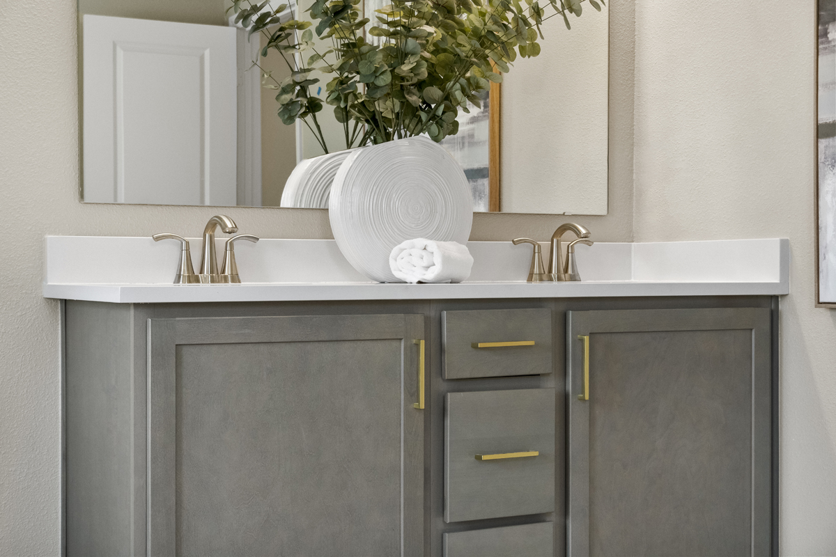 Dual-sink vanity at primary bath