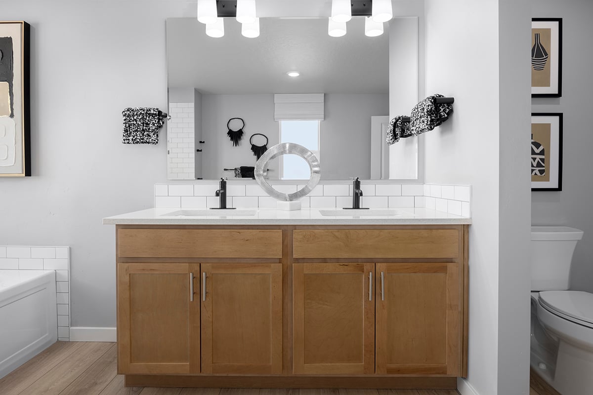 Dual-sink vanity at primary bath