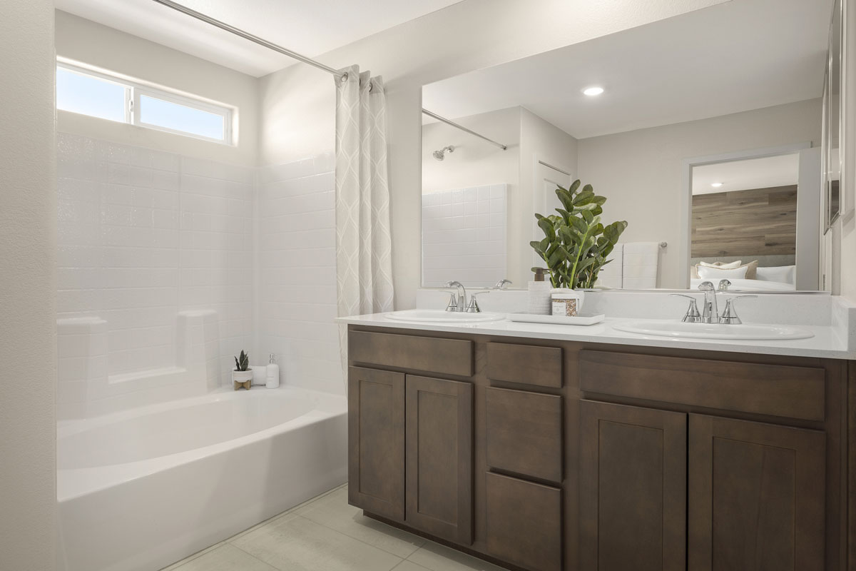 Dual-sink vanity at primary bath