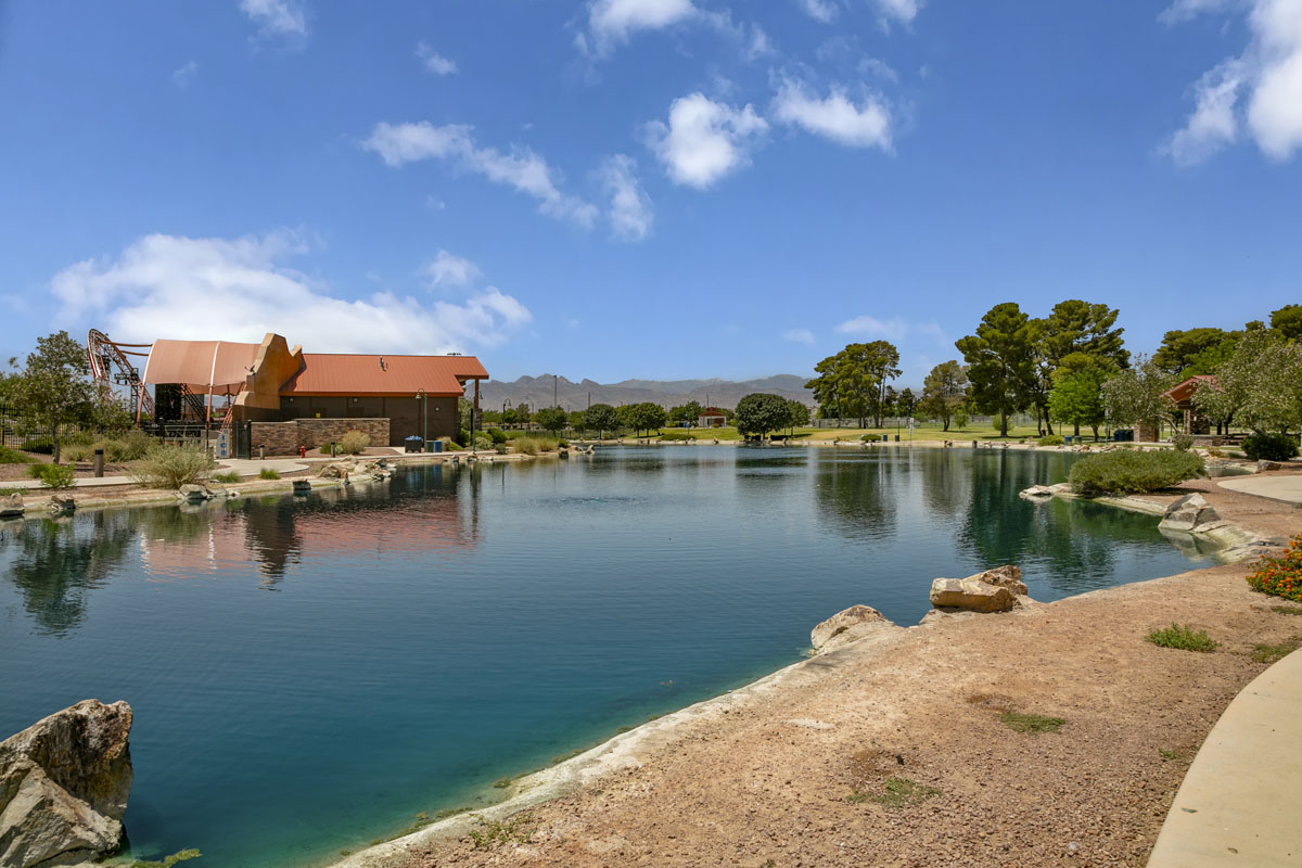 15 minutes to Craig Ranch Regional Park