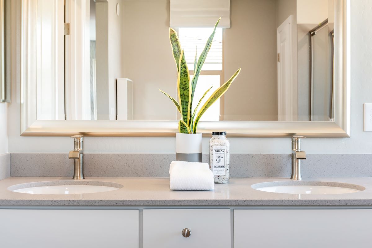 Dual-sink vanity