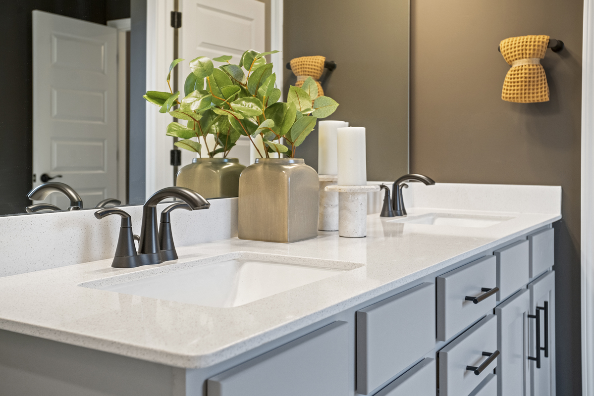 Dual-sink vanity at primary bath