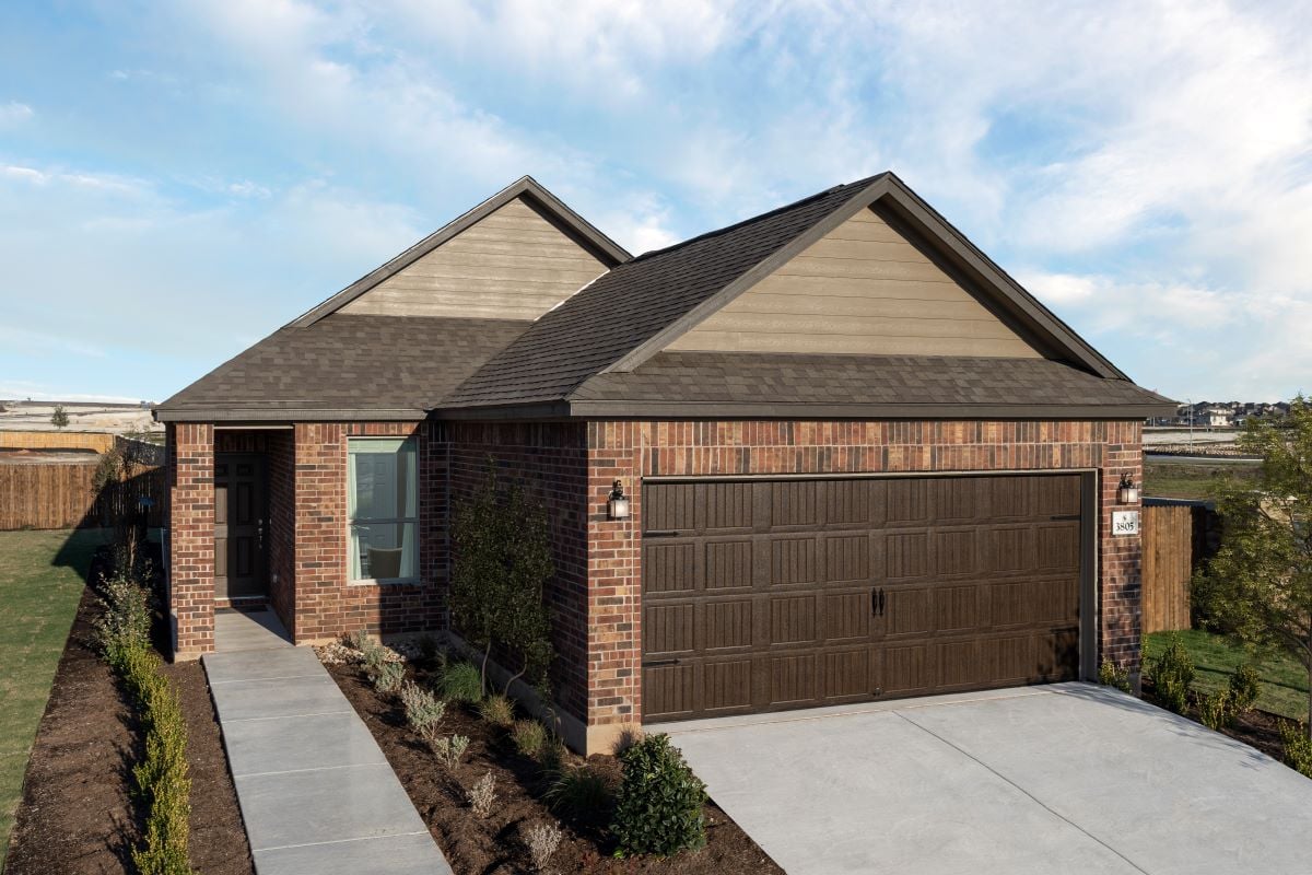 New Homes in 3805 Tufino Ln. (CR-110 and University Blvd.), TX - Plan 1360 Modeled