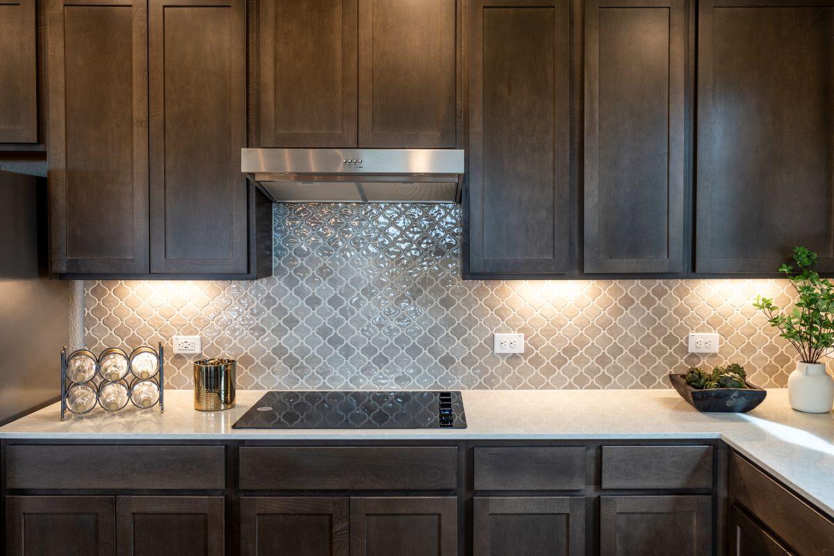 Kitchen tile backsplash