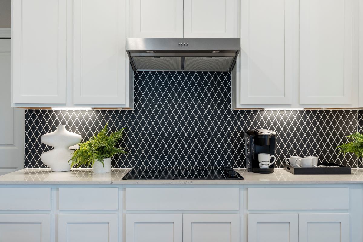 Kitchen tile backsplash