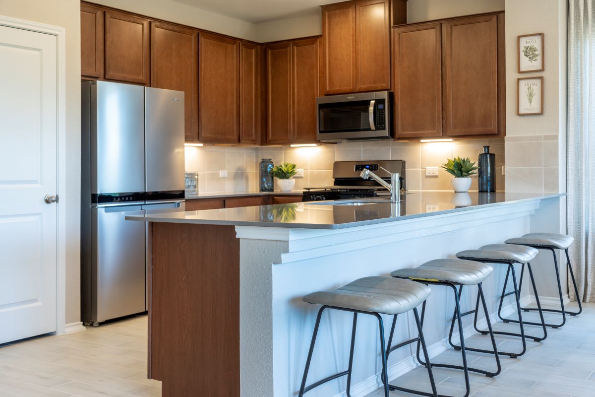 Kitchen breakfast bar