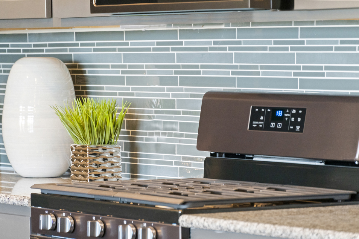 Kitchen tile backsplash