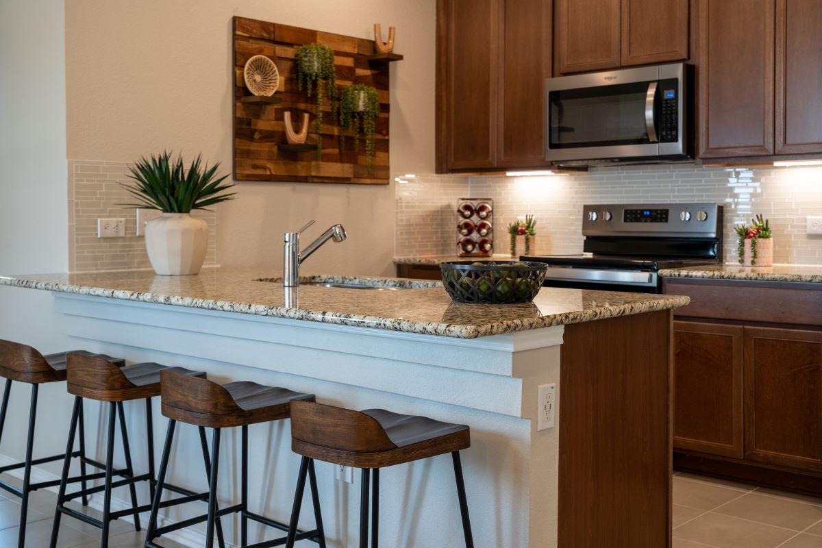 Kitchen breakfast bar