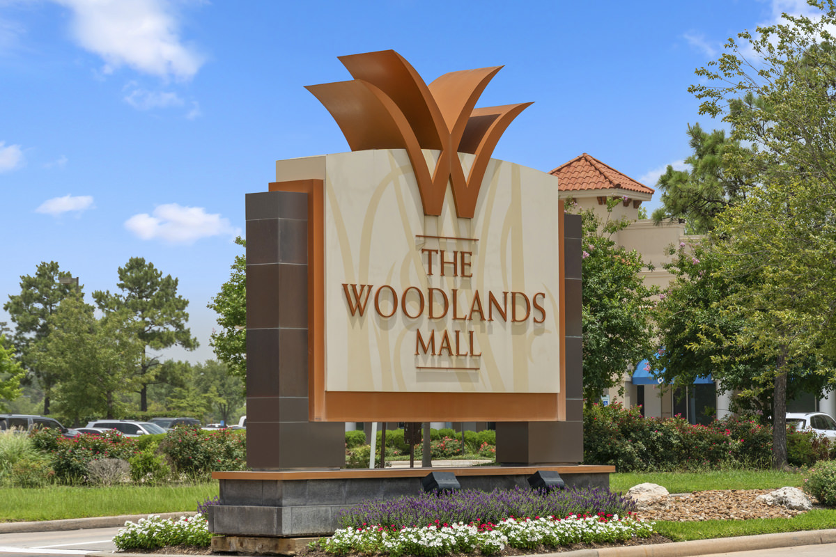Just a short drive to The Woodlands Mall 