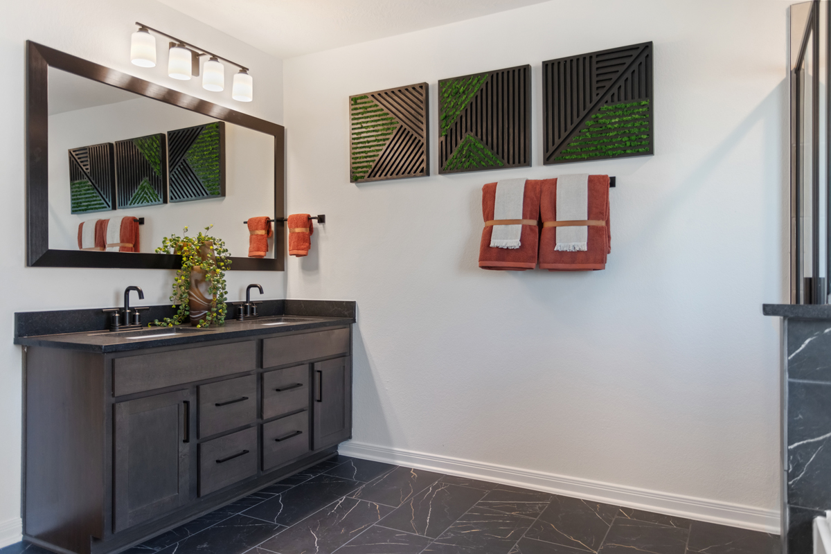 Dual-sink vanity at primary bath