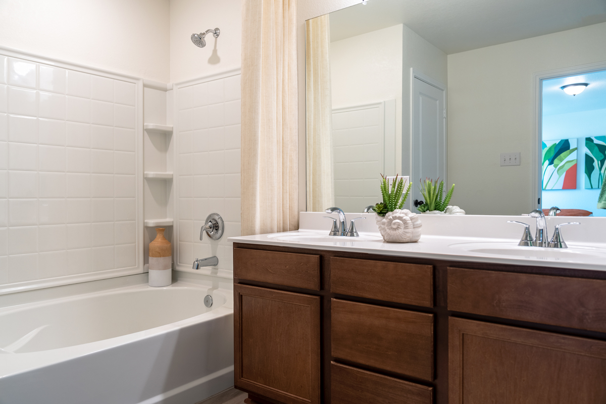 Dual-sink vanity at primary bath