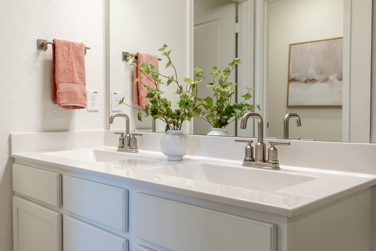 Dual-sink vanity at bath 2