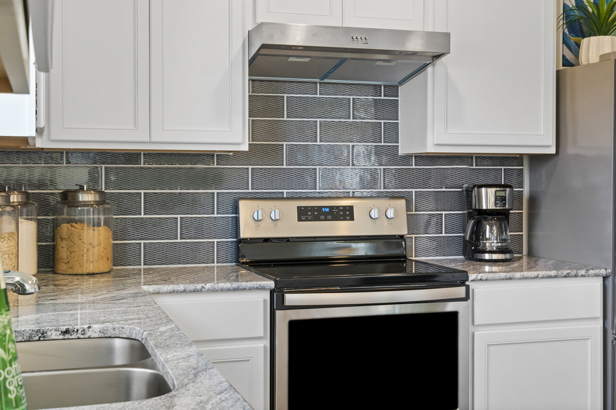 Tile kitchen backsplash