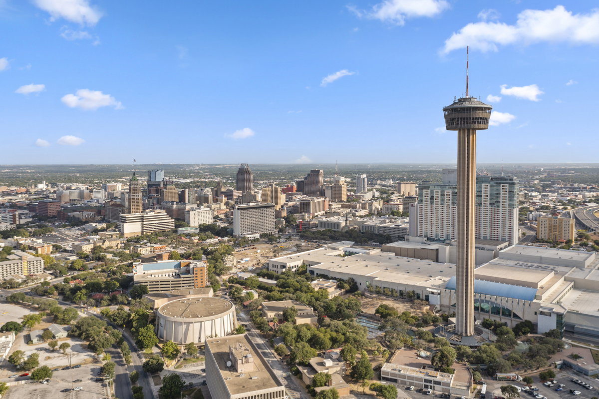 Less than 20 minutes to downtown San Antonio