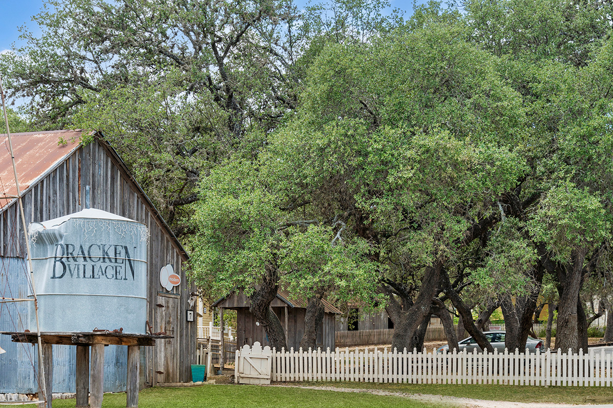 Convenient to Bracken Village shopping area