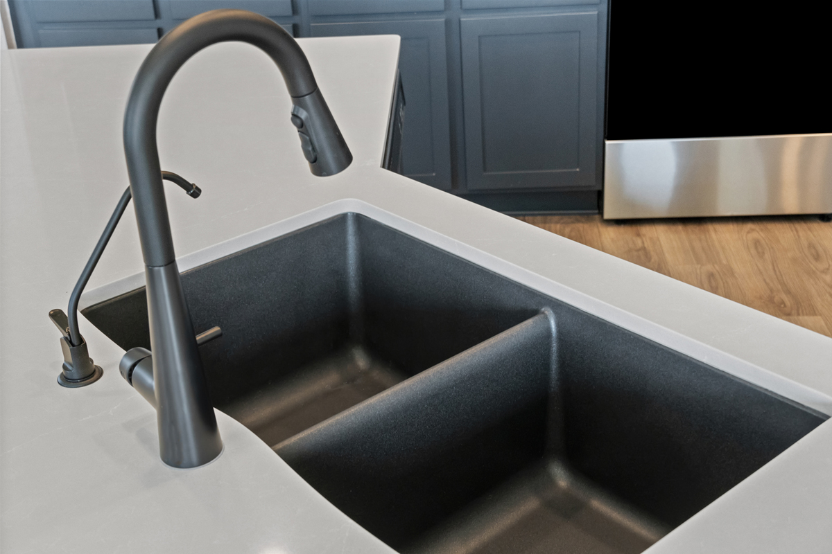 Undermount sink