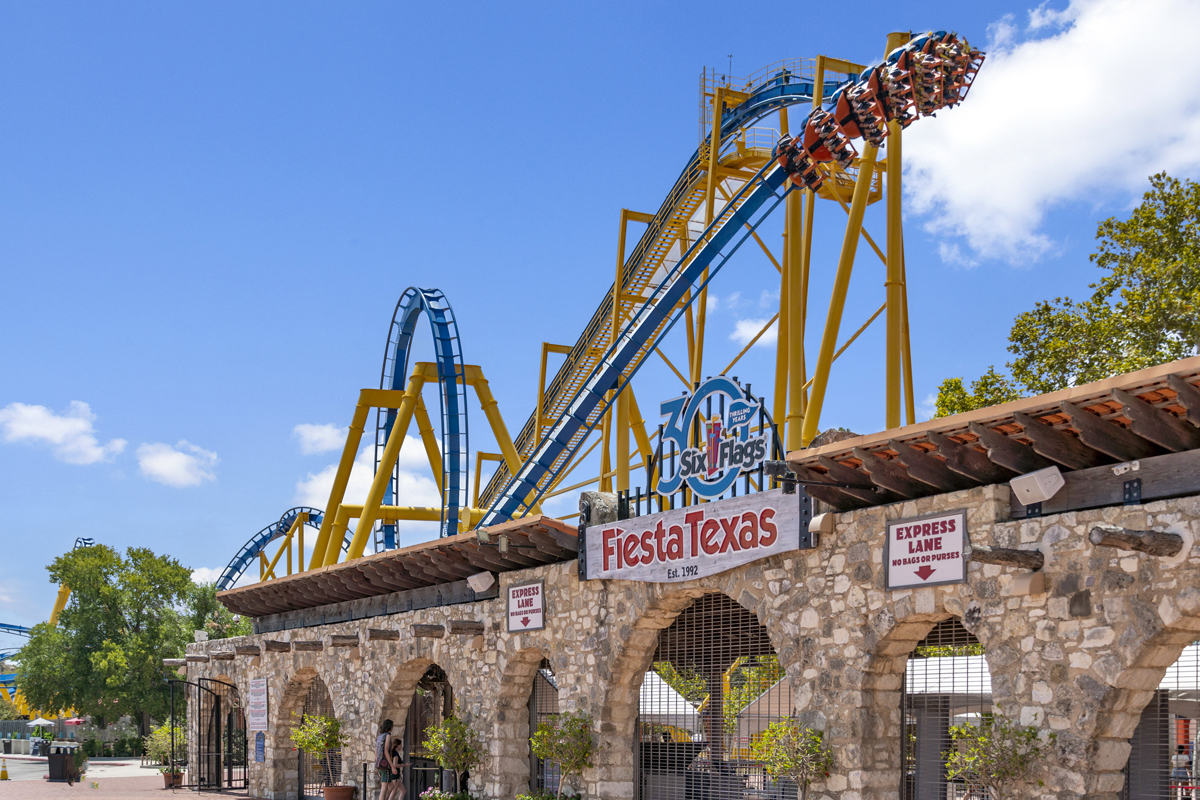 Seven-minute drive to Six Flags Fiesta Texas