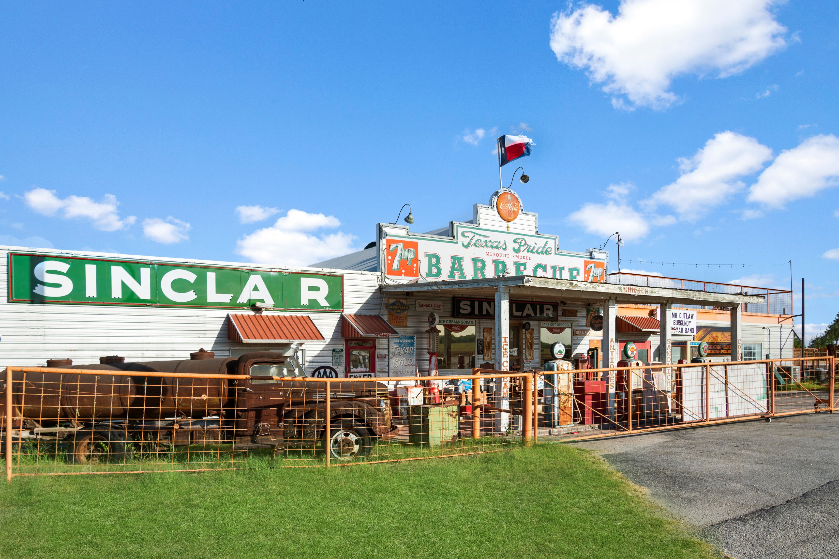 Only 11 minutes to Texas Pride Barbecue