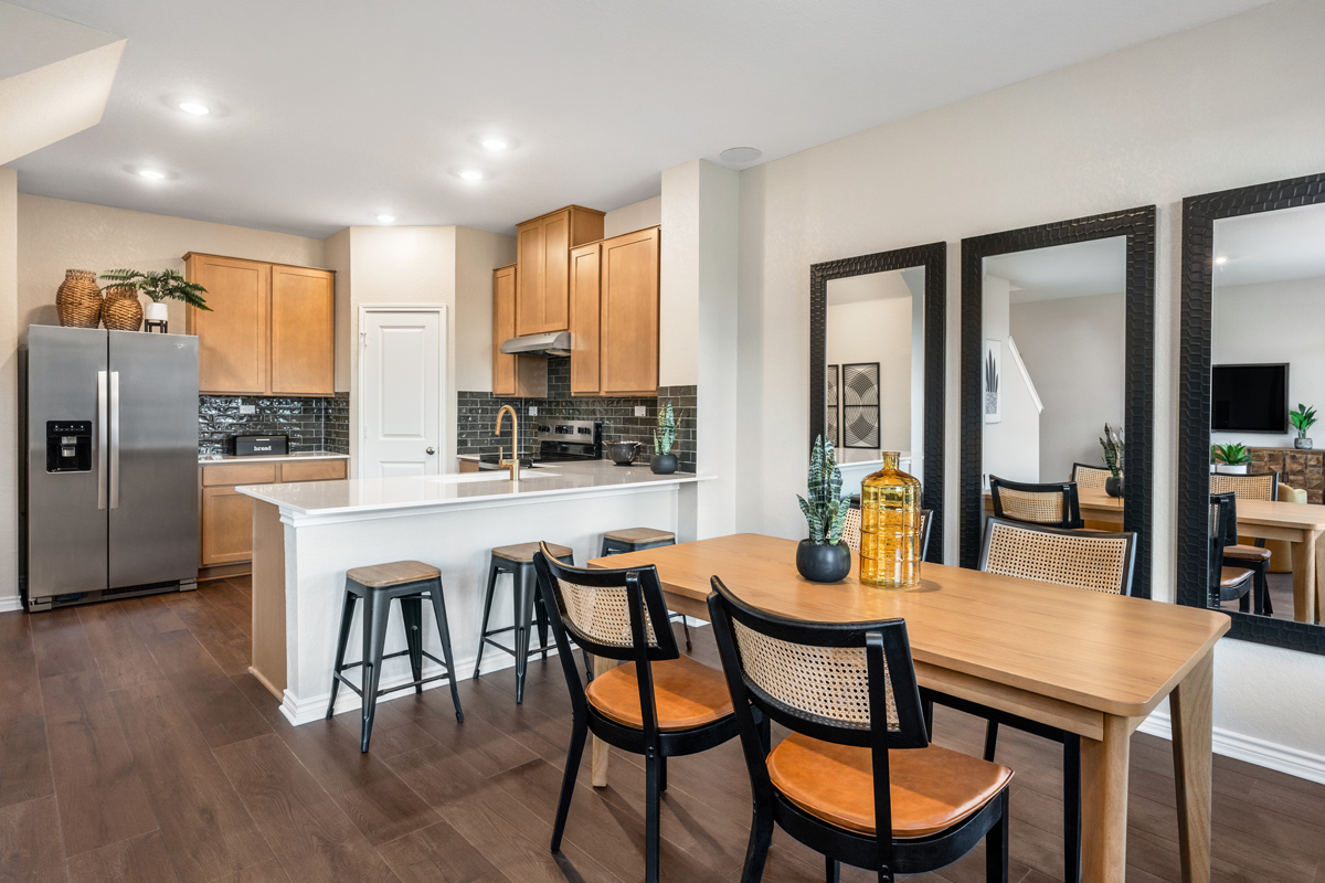 Kitchen breakfast bar