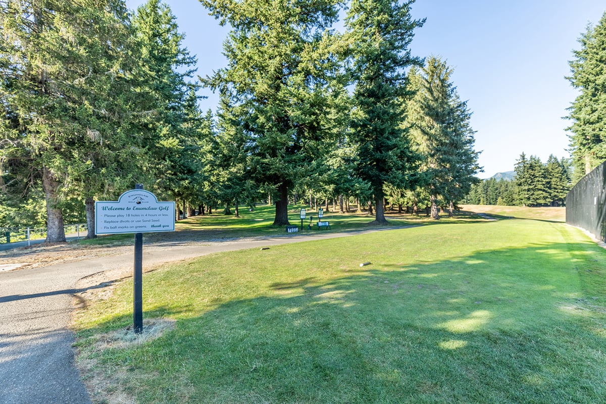 An easy drive to Enumclaw Golf Course