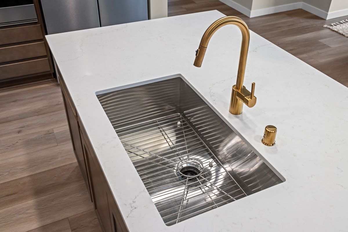 Single-basin undermount sink at kitchen island